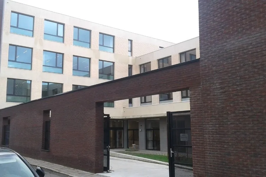 Muurafdekkappen, foto 1