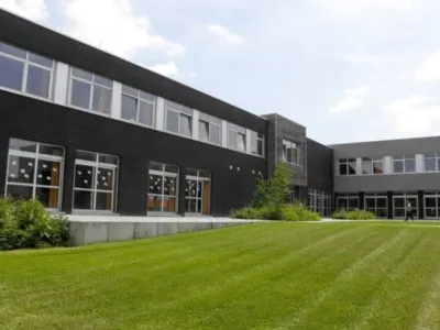Psychiatrisch centrum Saint-Bernard Manage, foto 2